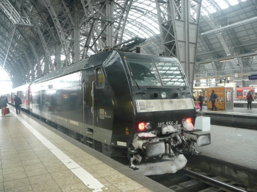 Dispolok vor Bn-Wagen