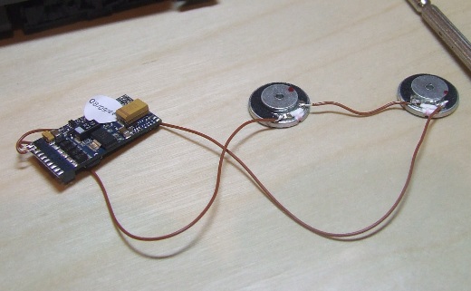 Decoder und Lautsprecher fertig verdrahtet