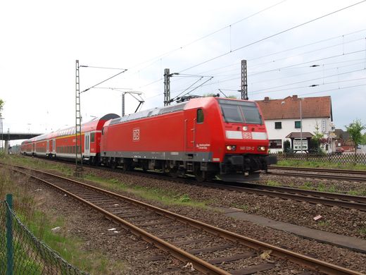 RE bei der Einfahrt nach Kirchweyhe