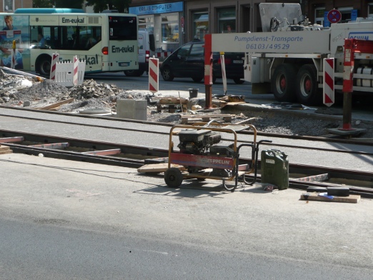 Straßenbahngleis in Beton - Detail