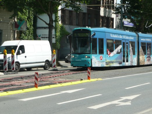 Zug auf der Kletterweiche