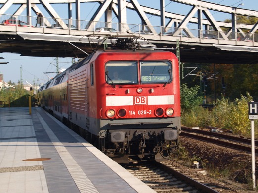 114 vor RE in Gesundbrunnen