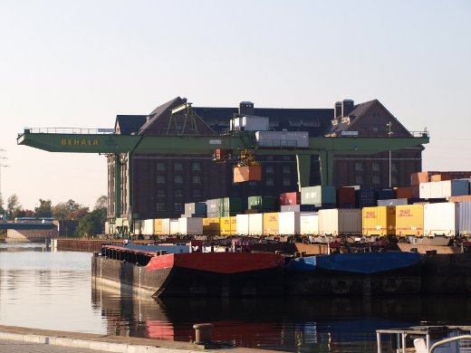 Containerkran im Westhafen