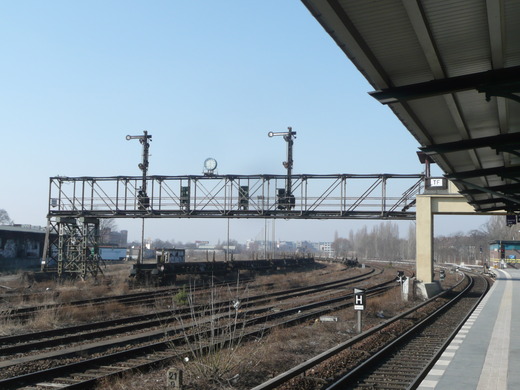 Stellwerk TF und Signalbruecke