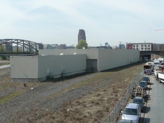 Ein Obstlagerhaus im Frankfurter Osthafen, fotografiert im Jahre 2010