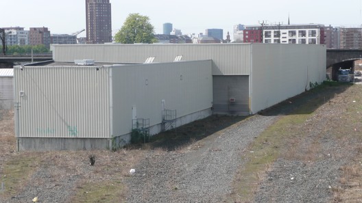 Ein Obstlagerhaus im Frankfurter Osthafen, fotografiert im Jahre 2010
