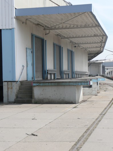 Ein Obstlagerhaus im Frankfurter Osthafen, fotografiert im Jahre 2010