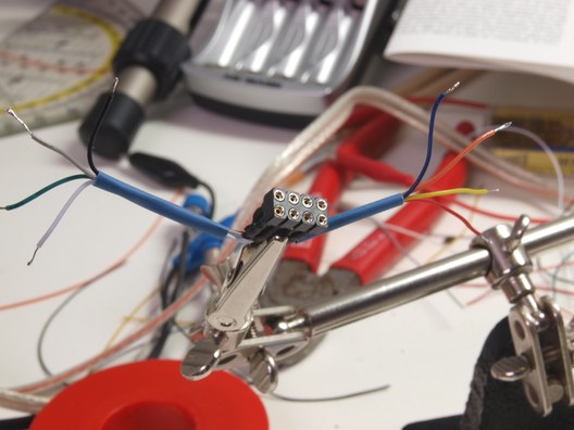 Schnittstellenkabel in Schrumpfschlauch