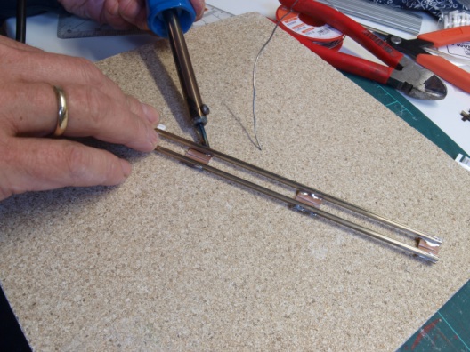 Löten der Rillenschienen