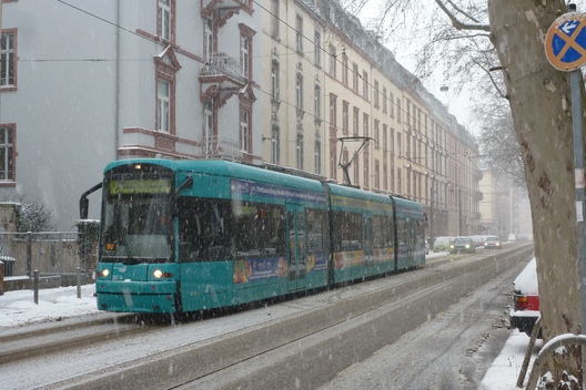 Straßenbahn im Schnee