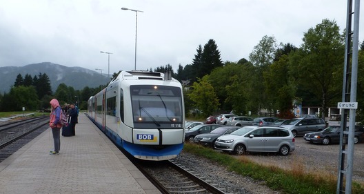Einfahrt des Zuges aus Richtung Schaftlach