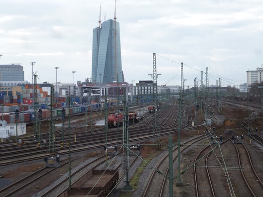 Feiertagsruhe in Frankfurt (Main) Ost