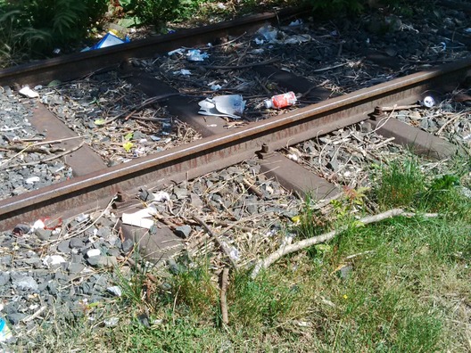 Gleissperre in der Orber Straße in Frankfurt-Fechenheim