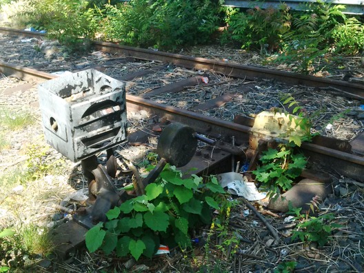 Gleissperre in der Orber Straße in Frankfurt-Fechenheim