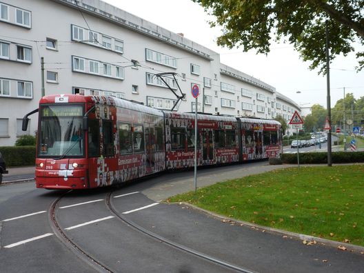 Schleife der Straßenbahn am Ernst-May-Platz