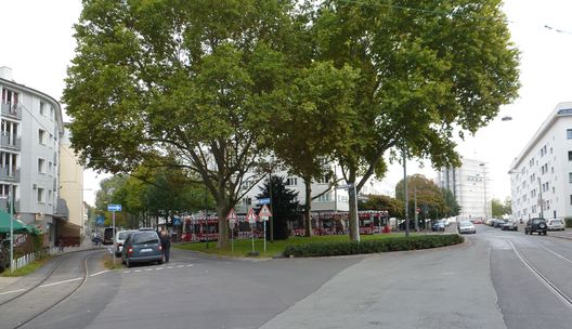 Schleife der Straßenbahn am Ernst-May-Platz