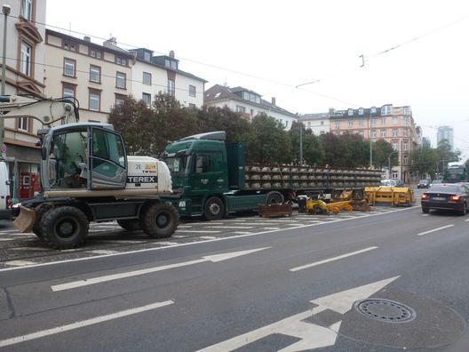 Straßenbahnbaustelle in der Friedberger Landstraße