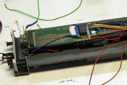 Umbau der Trix 290 mit einzeln schaltbarem Spitzenlicht