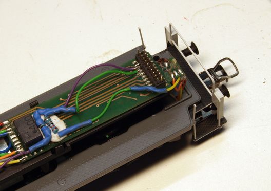 Umbau der Trix 290 mit einzeln schaltbarem Spitzenlicht