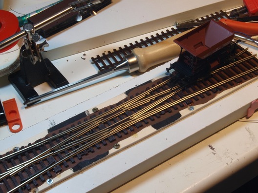 Umbau der RocoLine-DKW mit Herzstücken von Michael Weinert