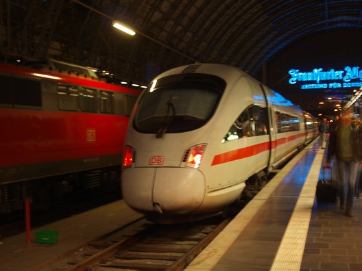 Abends im Frankfurter Hauptbahnhof