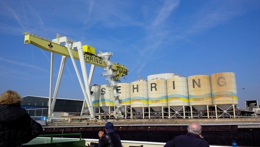 Eine Fahrt auf dem Main in Frankfurt