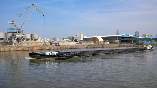 Eine Fahrt auf dem Main in Frankfurt