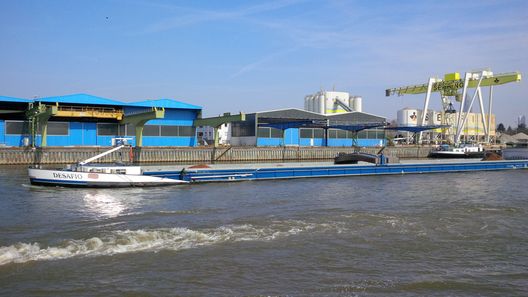 Eine Fahrt auf dem Main in Frankfurt