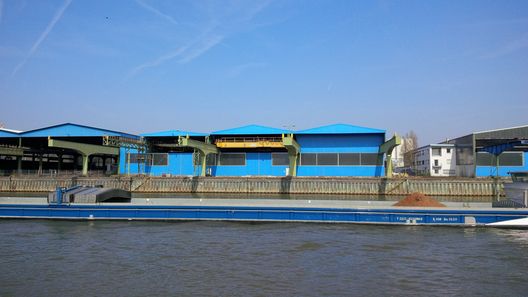 Eine Fahrt auf dem Main in Frankfurt