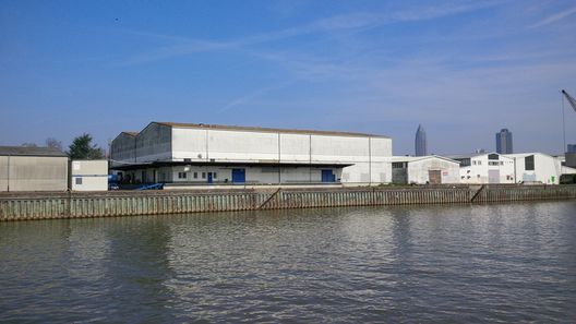 Eine Fahrt auf dem Main in Frankfurt