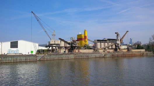 Eine Fahrt auf dem Main in Frankfurt