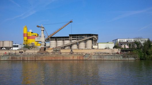 Eine Fahrt auf dem Main in Frankfurt
