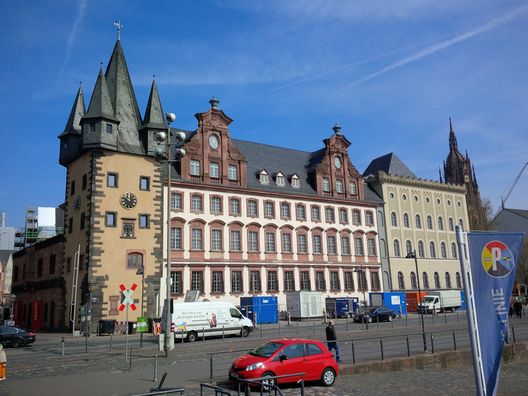 Eine Fahrt auf dem Main in Frankfurt