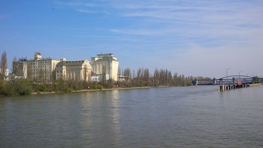 Eine Fahrt auf dem Main in Frankfurt