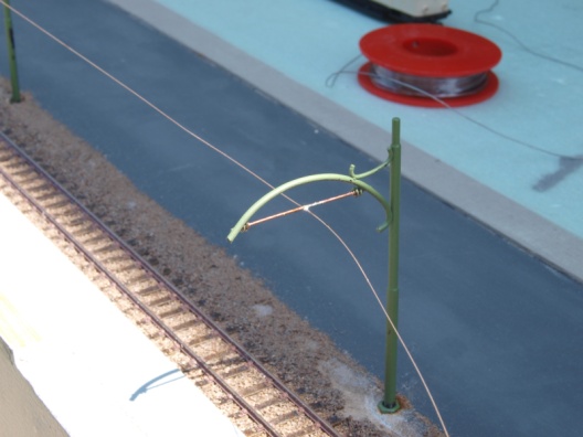 Oberleitungsbau auf den Straßenbahn-Modulen