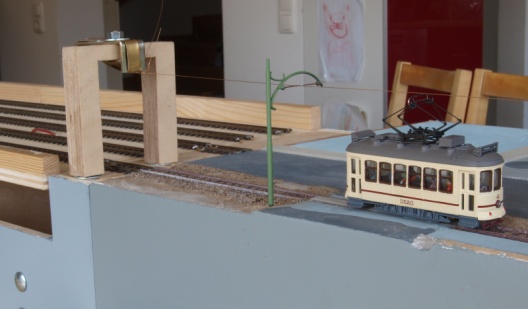 Oberleitungsbau auf den Straßenbahn-Modulen