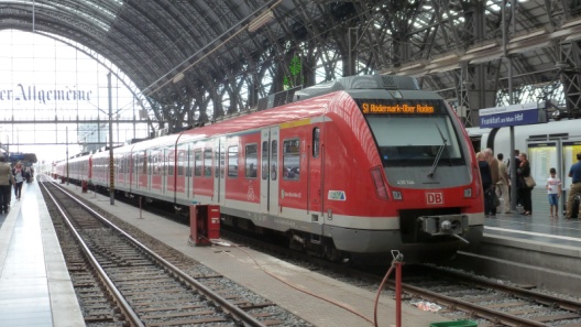 Mittags im Frankfurter Hauptbahnhof