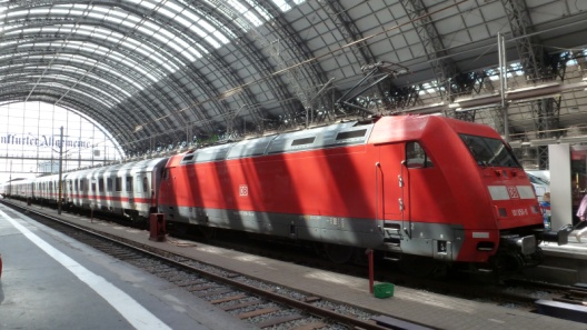Mittags im Frankfurter Hauptbahnhof