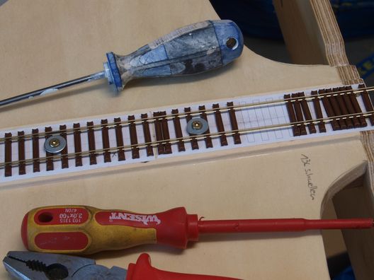 Ein einfaches 1 Meter langes Streckenmodul in H0 - Landschaftsrohbau