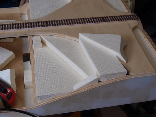 Ein einfaches 1 Meter langes Streckenmodul in H0 - Landschaftsrohbau