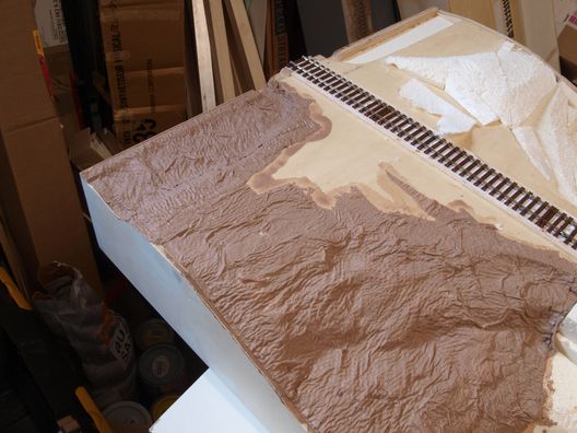 Ein einfaches 1 Meter langes Streckenmodul in H0 - Landschaftsrohbau