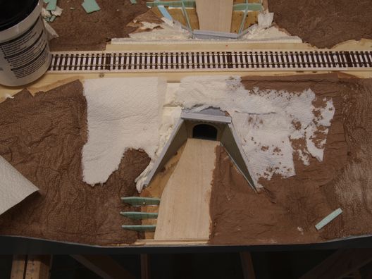 Ein einfaches 1 Meter langes Streckenmodul in H0 - Landschaftsrohbau