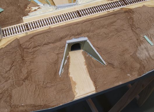 Ein einfaches 1 Meter langes Streckenmodul in H0 - Landschaftsrohbau