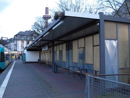 U- und Straßenbahnhaltestelle Ginnheim