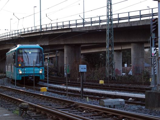 U- und Straßenbahnhaltestelle Ginnheim