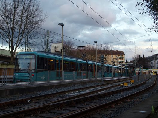 U- und Straßenbahnhaltestelle Ginnheim