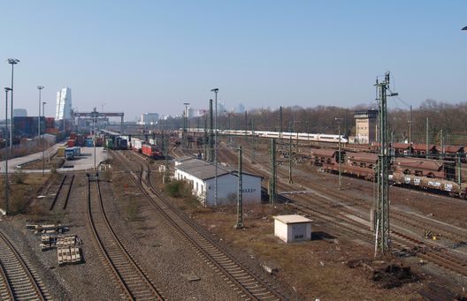 Rangierloks der Baureihe 294 in Frankfurt/Main Ost