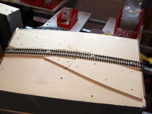 Landschaftsbau auf den schmalen Regelspurmodulen