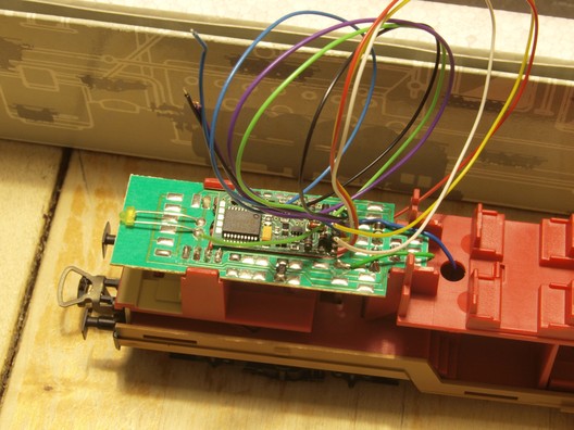 Funktionsdecoder in einem DR-Doppelstocksteuerwagen