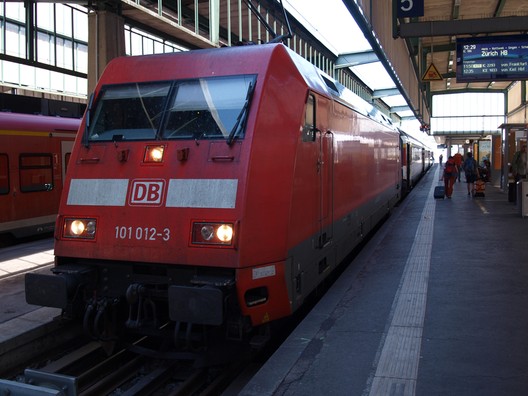 BR 101 im IC-Dienst, Stuttgart Hbf